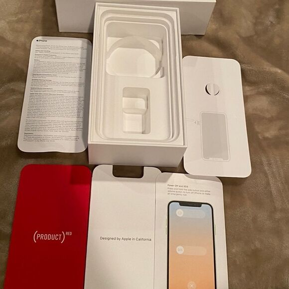 iPhone 11 Phone Box 128 GB - Picture 7 of 9